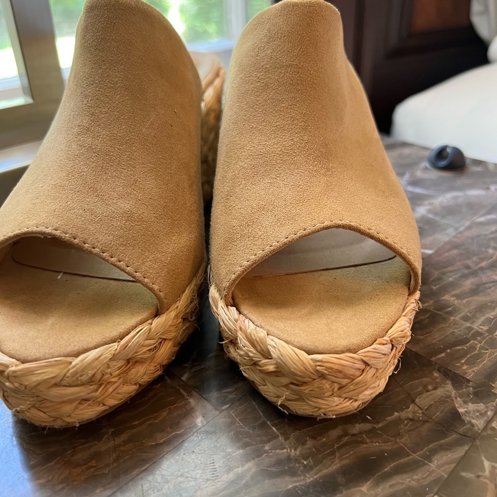 VENUS Tan Wedge Mules
